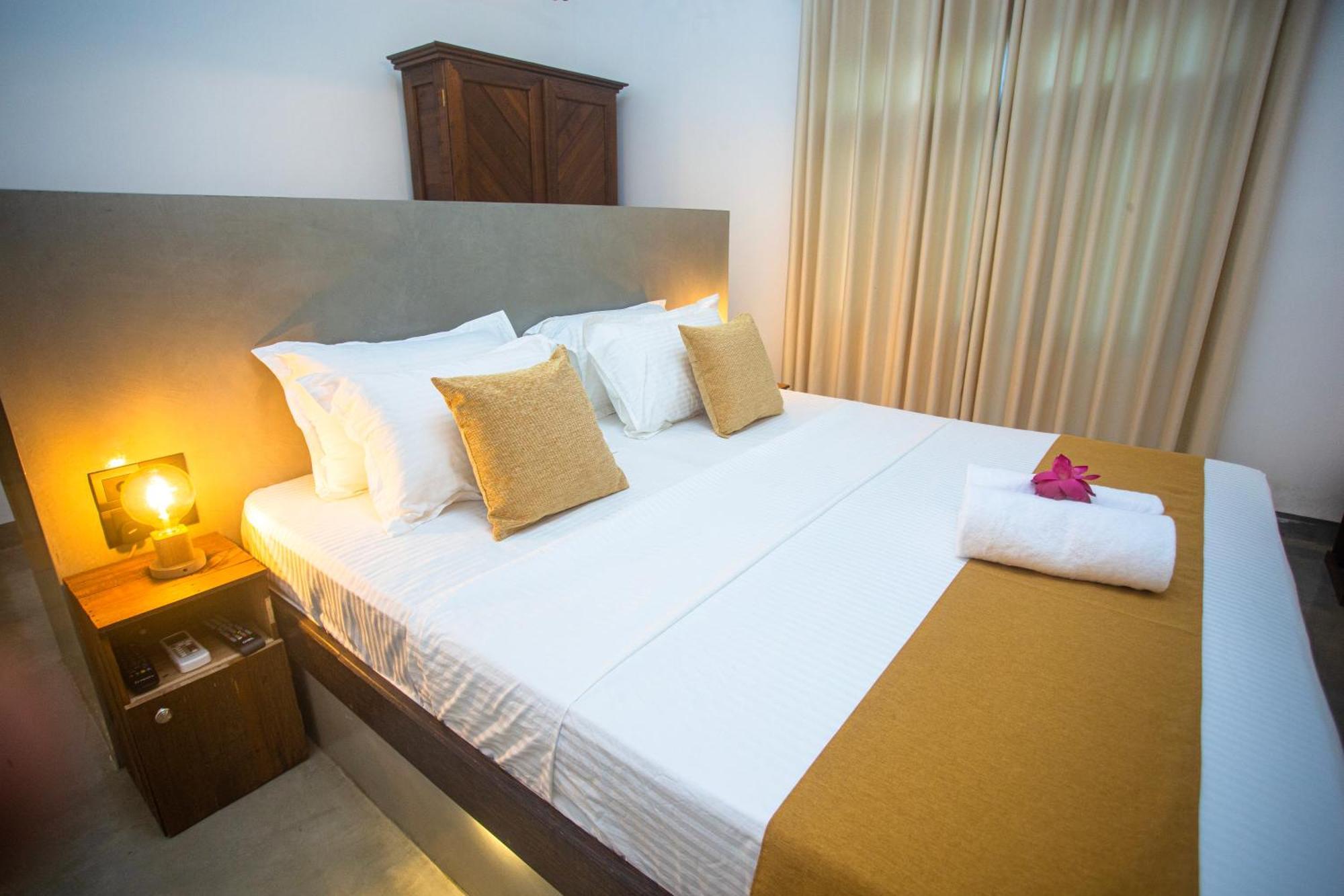 Aki Luna Lagoon Resort Hikkaduwa Εξωτερικό φωτογραφία